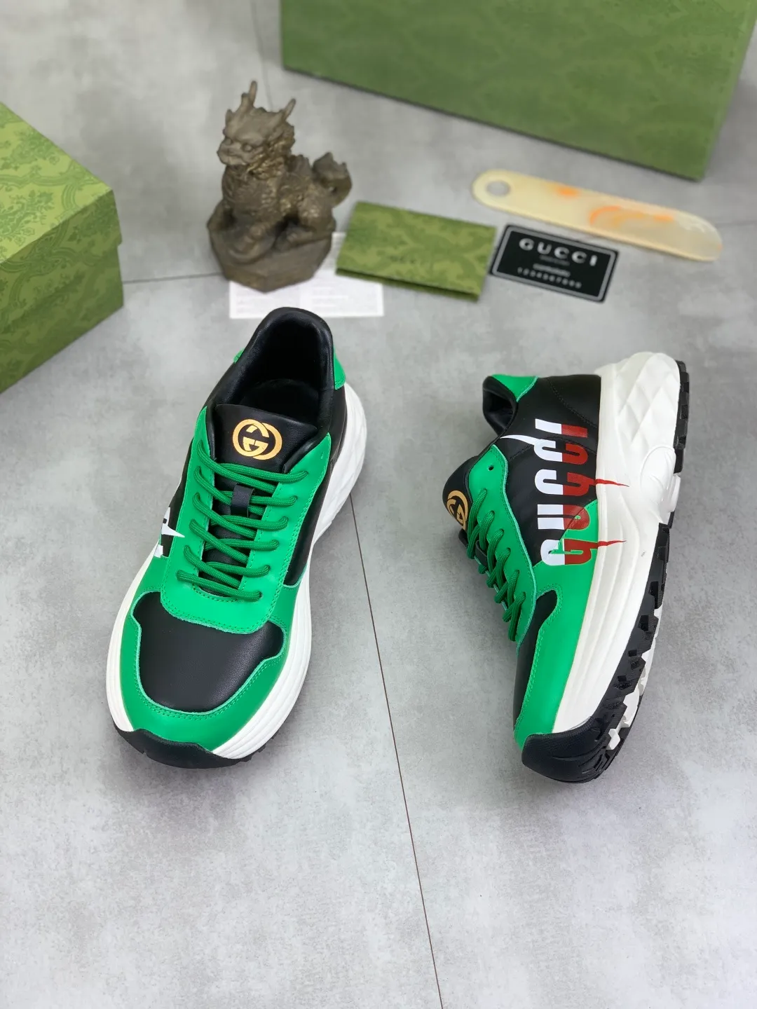 Men's shoes 💰P500💰[New style] 🆘 Dad's shoes [GUCCI] Gucci's new men's shoes are the first to be launched, and the materials and workmanship are superior to all versions on the market. The highest quality imported original top calfskin upper with trendy printed patterns ➕, the inner material is made of full-grain pigskin lining, privately molded soft TPU rubber comfortable outsole, and high foot comfort. Actual shooting, imported special materials highlight the unique charm of the brand 2️⃣colors available Size number; 38-44